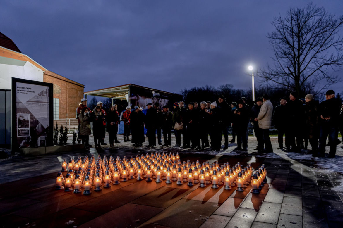 Odsłonięto tablicę upamiętniająca tragedię na kopalni w Bytomiu 