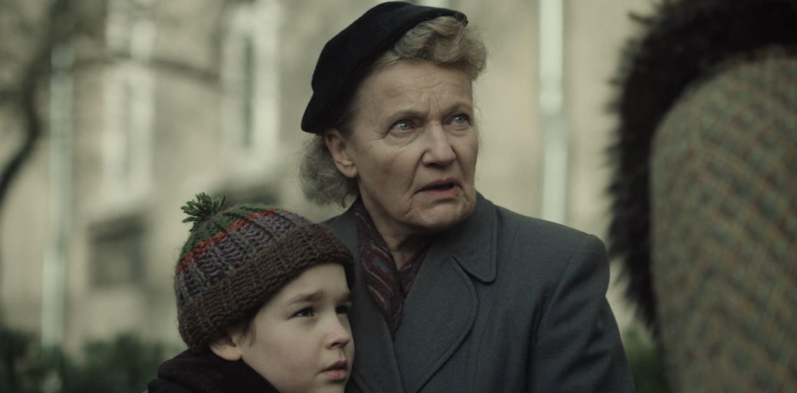 	Gra z Cieniem, odc. 2. Barbara (Maria Pakulnis), Pawełek (Iwan Małachow) - matka i syn Heleny