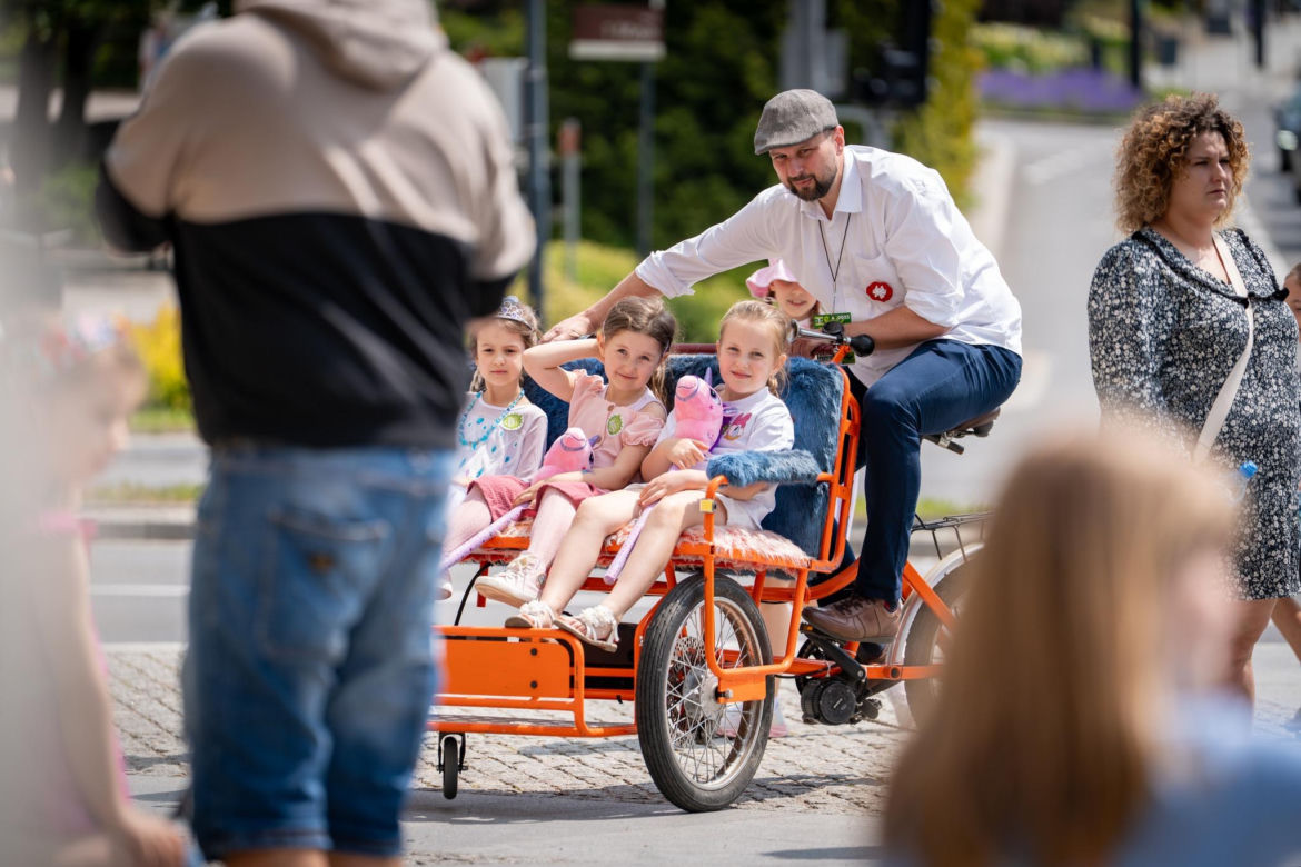   Tłumy na Starym Mieście w Olsztynie. Tak mieszkańcy świętowali Dzień Dziecka