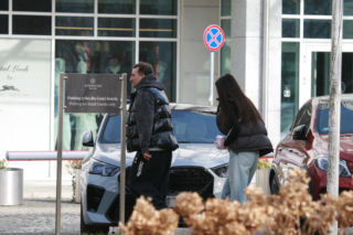 Michał Koterski z dziewczyną na spacerze