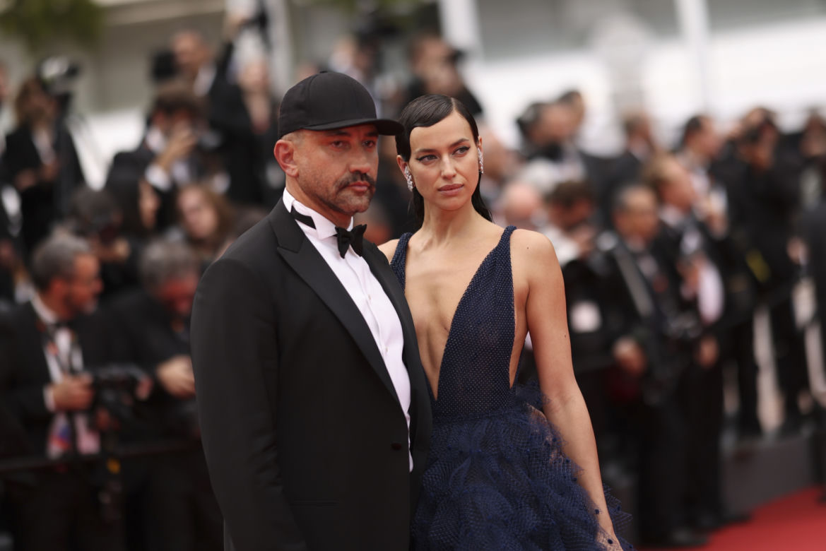 Irina Shayk zapomniała sukienki? Na imprezę poszła w samej bieliźnie!
