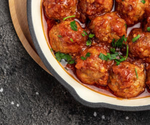 Pulpety wołowe w pikantnym sosie – soczyste, aromatyczne i gotowe w mgnieniu oka