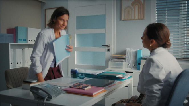 M jak miłość odc. 1920. Joanna (Dominika Sakowicz), Agnes (Amanda Mincewicz)