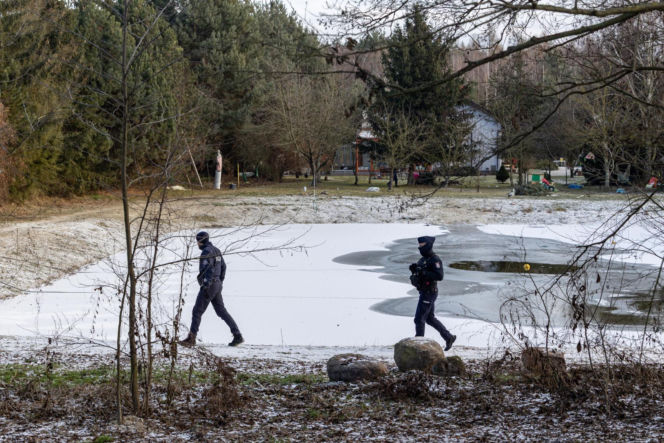 Wiktorek wpadł z mamą do stawu