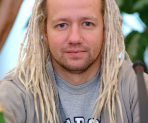 ROBERT LESZCZYŃSKI