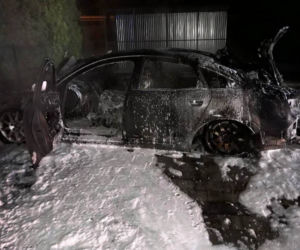 Citroen zamienił się w słup ognia! Przyczyna pożaru jest nieustalona