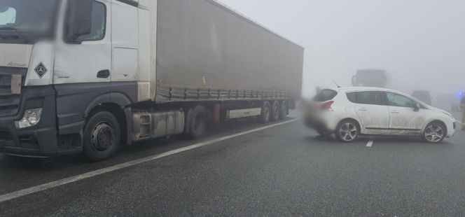 Tragiczny karambol na A4. Gęsta mgła i śmiertelny wypadek