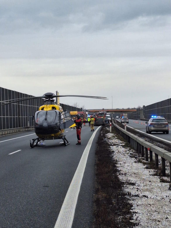 Wypadek na A4 w stronę Tarnowa. Lądował LPR, ogromne korki