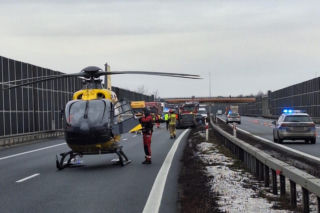 Wypadek na A4 w stronę Tarnowa. Lądował LPR, ogromne korki