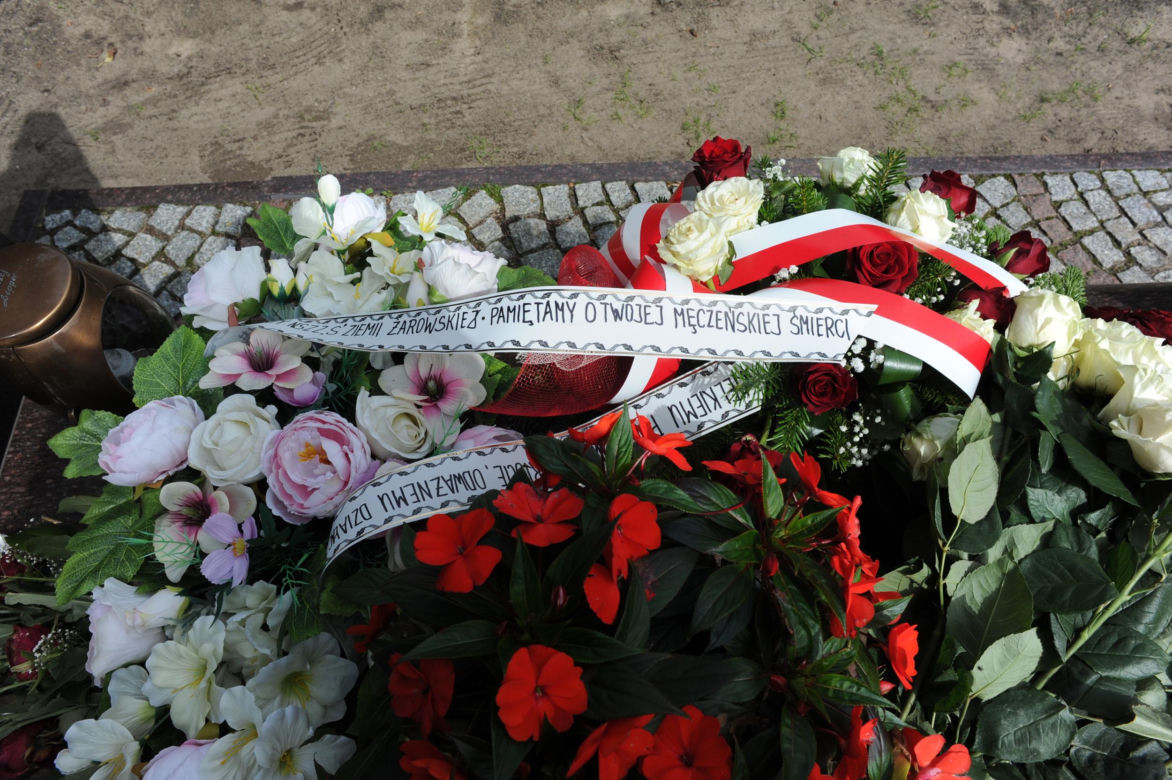 Rocznica tragicznej śmierci Andrzeja Leppera. Oto, jak wygląda jego grób 12 lat od śmierci