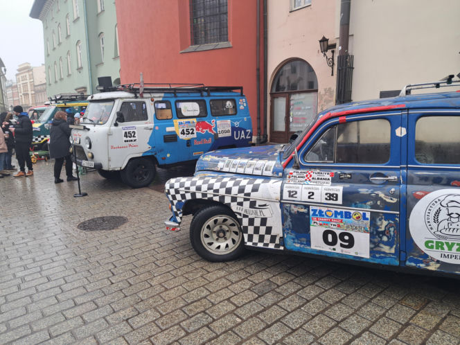 34. finał WOŚP w Krakowie. Legendarne pojazdy ZŁOMBOL na Małym Rynku