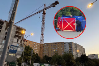 Dramat przed Komendą Policji w Warszawie. Mężczyzna spadł z żurawia, zginął na miejscu