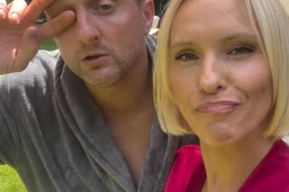 M jak miłość nowy sezon. Dorota (Iwona Rejzner), Bartek (Arkadiusz Smoleński) na planie