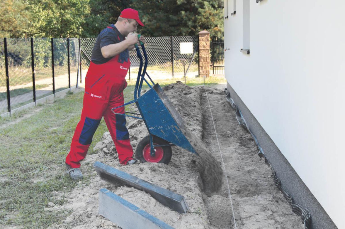 Korytowanie i podbudowa opaski