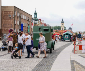 101. rocznica Bitwy o Białystok. Pokaz sprzętu i poczęstunek na Rynku Kościuszki [ZDJĘCIA]