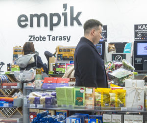 Sławomir Mentzen na zakupach w galerii