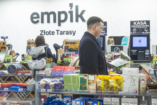 Sławomir Mentzen na zakupach w galerii