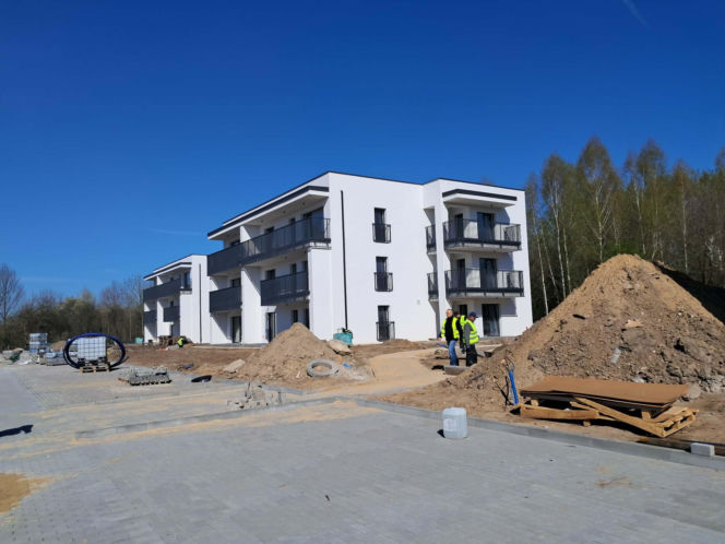 Starachowice. Budowa nowych bloków przy Polnej. Klucze trafią do mieszkańców już w wakacje