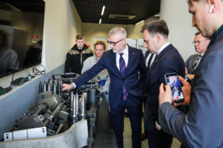 Rosomak z gigantycznym wsparciem 57 mln zł. Zwiększenie produkcji i linia dla Legwanów