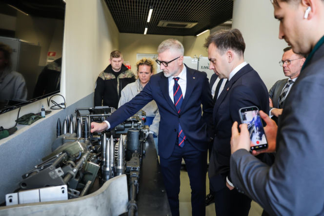 Rosomak z gigantycznym wsparciem 57 mln zł. Zwiększenie produkcji i linia dla Legwanów