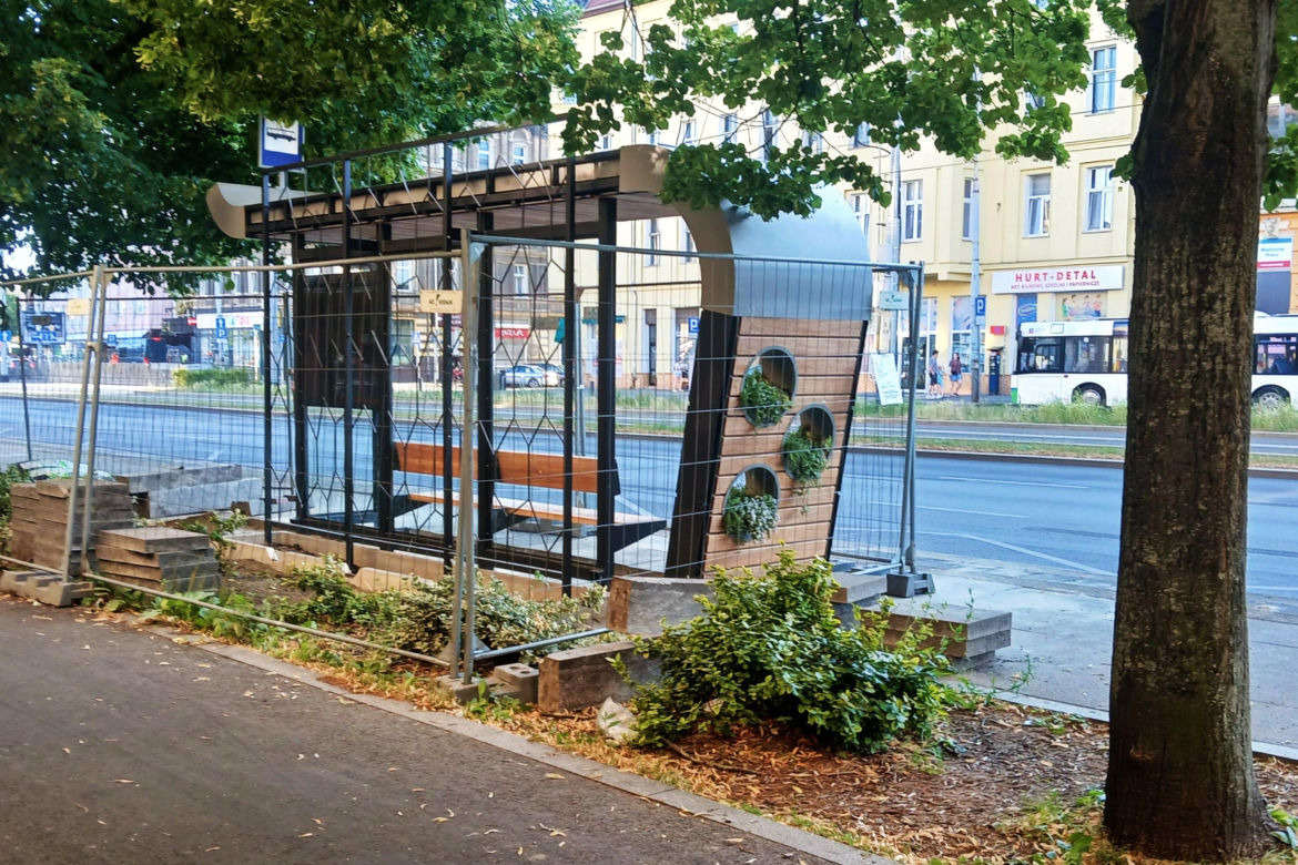 "Zielone przystanki" na al. Wyzwolenie