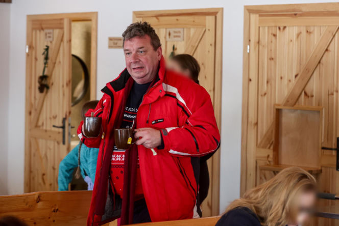 Michał Wójcik z PiS szaleje na nartach