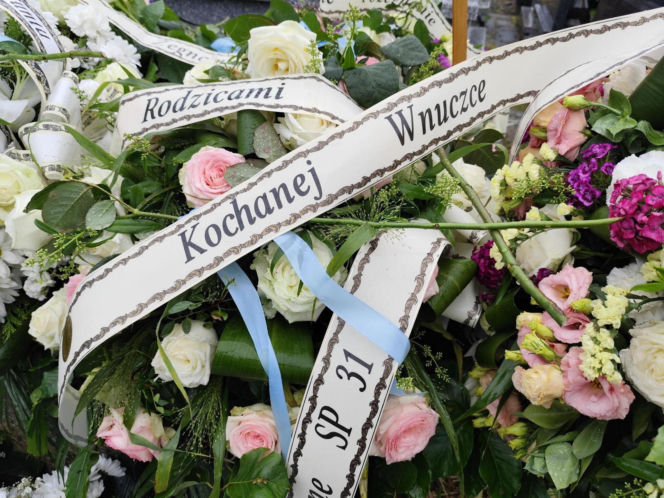 Tragedia 12-letniej Eli poruszyła całą Polskę! Odnalezioną dziewczynkę pożegnali najbliżsi