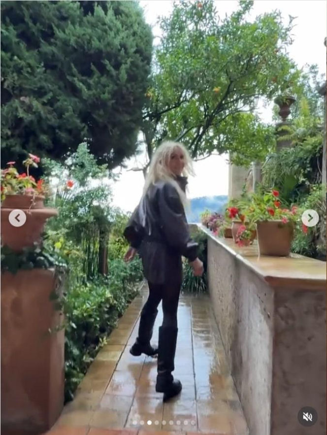 Tak nie wygląda przeciętna 69-latka! Olejnik zachwyca formą w mini