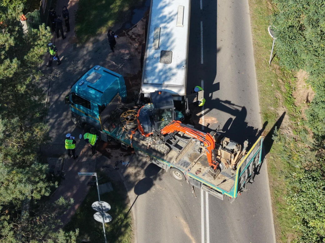 Wypadek ciężarówki i autokaru. Dzieci jechały na wycieczke