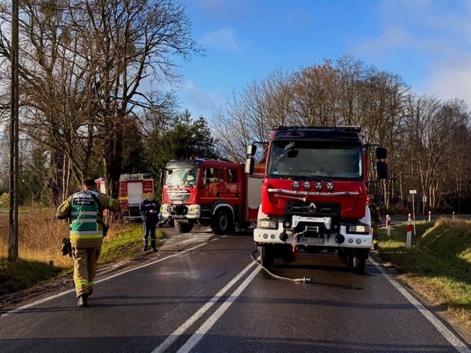 Cysterna przewróciła się na krajowej "szesnastce"