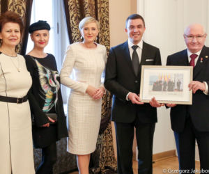 Wiadomo, kto kupił słynne zdjęcie Agaty Dudy za 200 tys. zł