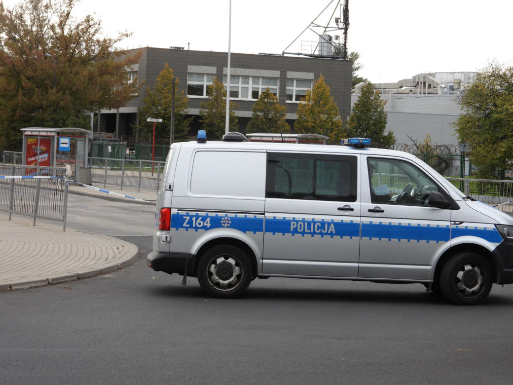 Zamknęli pętlę autobusową przez tajemniczy bidon. Interwencja pirotechników trwała kilka godzin