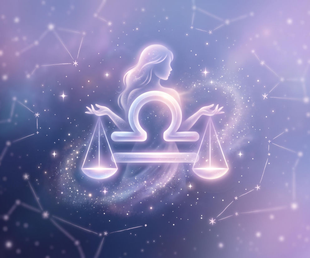 Świecący symbol Wagi na tle gwieździstego nieba z sylwetką kobiety. O horoskopie dla Wagi przeczytasz na Eska.