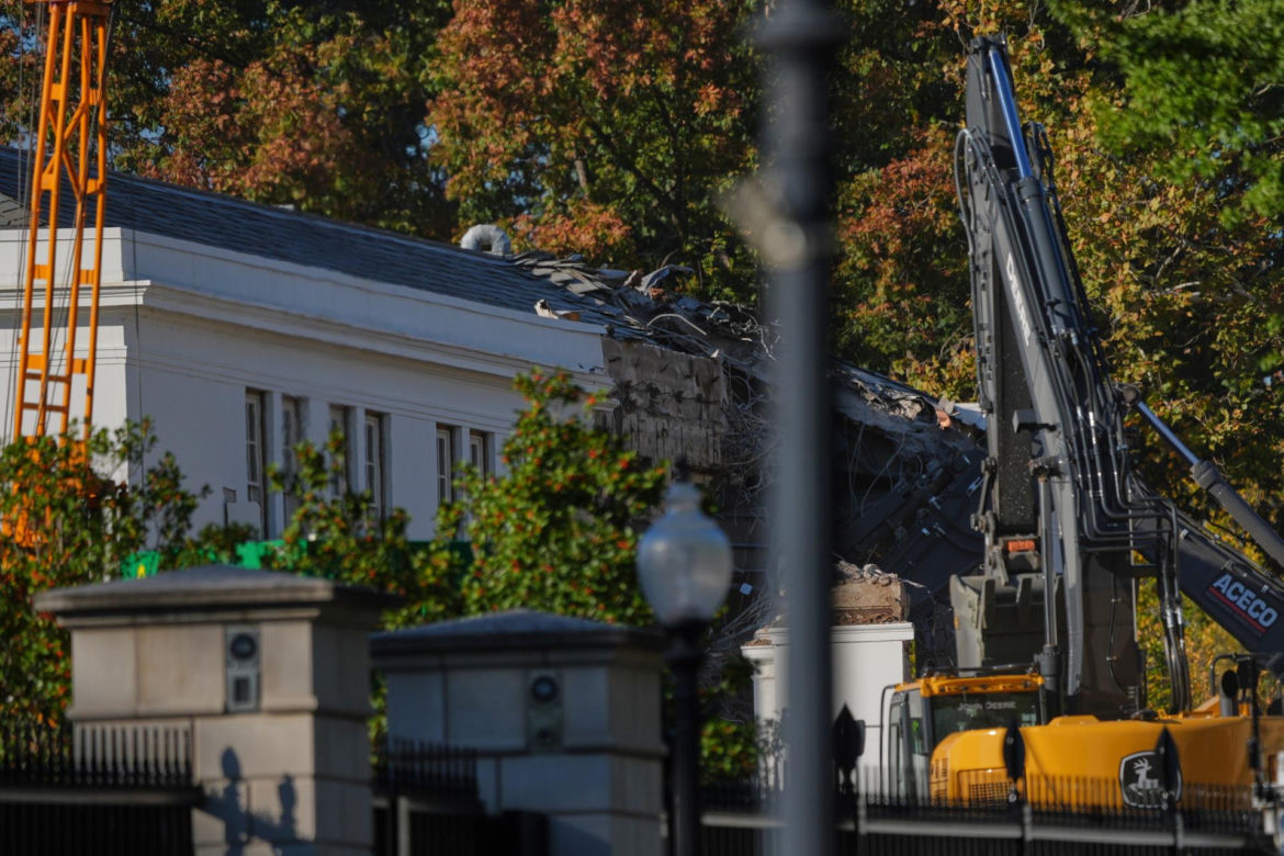 Szok! Biały Dom częściowo zburzony. Już wiadomo, co się stało