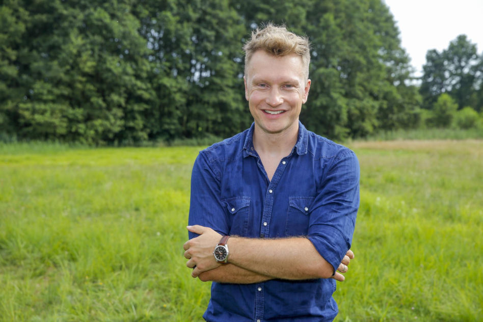 Od nastolatka z "Na Wspólnej" do eleganckiego mężczyzny. Tak zmieniał się Jakub Wesołowski