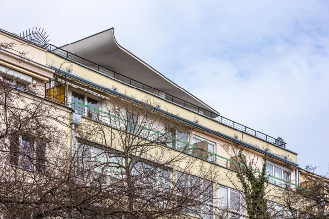 Dom Pod Żaglem na Alei Przyjaciół w Warszawie