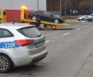 Dwie młode osoby znalezione martwe w sobotę na parkingu przy centrum handlowym w Markach
