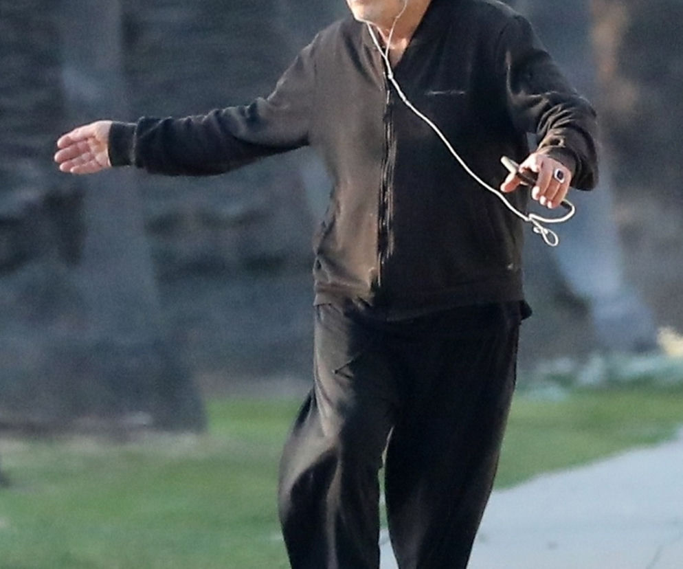 81-letni Al Pacino przyłapany jak tańczy na ulicy. Myśli, że gra w Zapachu kobiety?