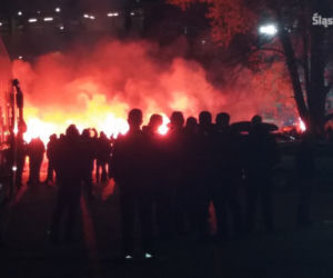 Zabrze: Starcie kiboli z policją. W ruch poszły kamienie, butelki i kostka brukowa
