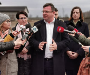 Wiceminister sprawiedliwości u rodziny w Wierzbicy: „Liczę na pewną refleksję ze strony sędziów”