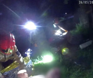 63‑latek tonął, policjant skoczył do wody