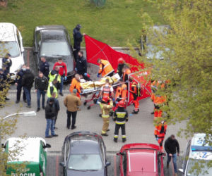 Zakrwawiony mężczyzna napadł na policjantów 