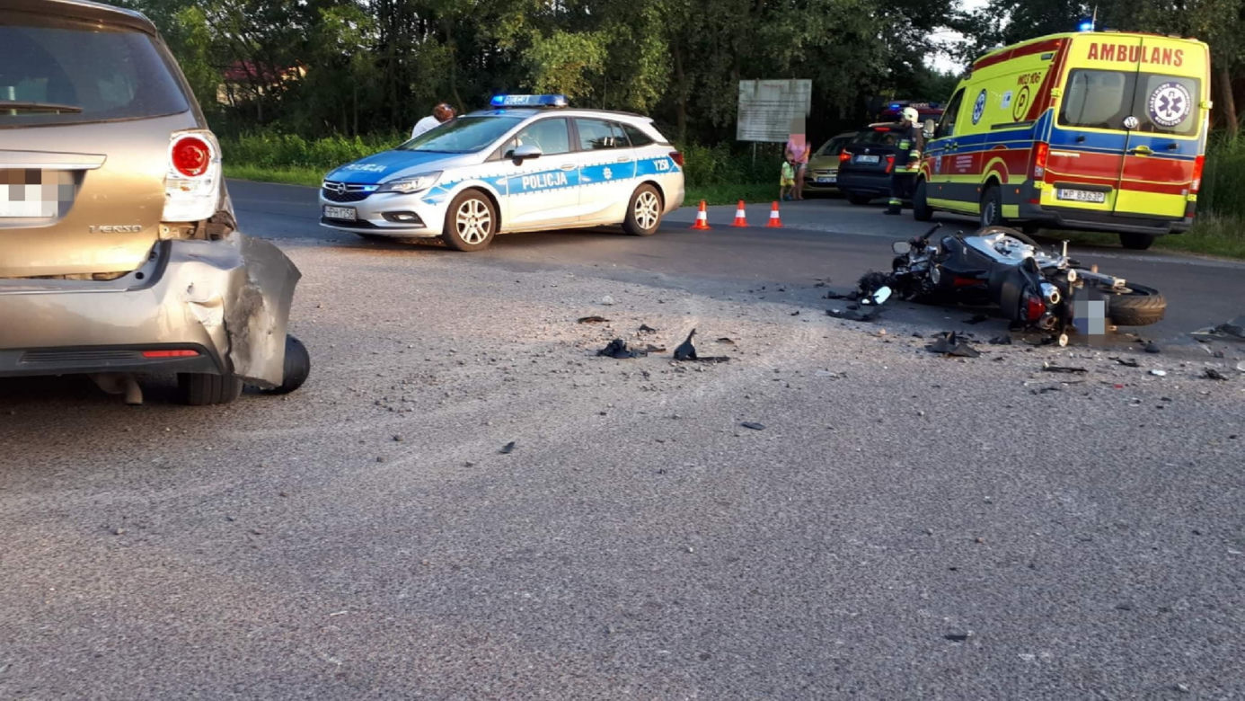 Dwa fatalne wypadki motocyklistów pod Płockiem! Jedna z maszyn roztrzaskała się o dwa auta [ZDJĘCIA].
