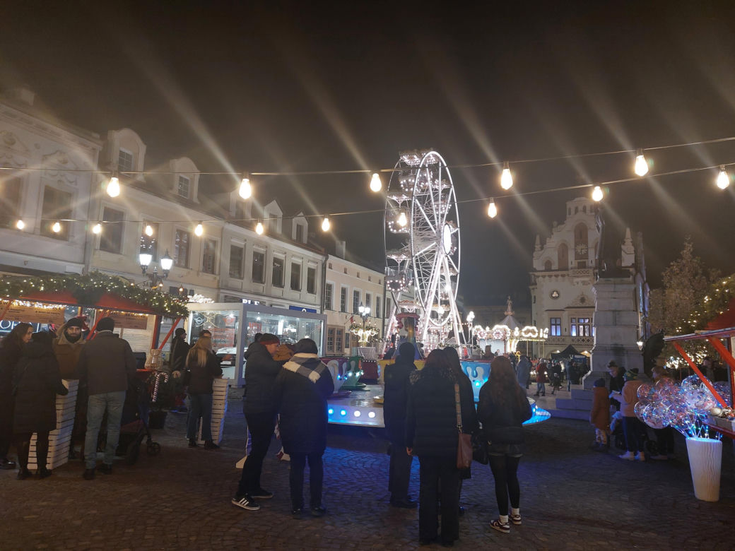 Świąteczne Miasteczko w Rzeszowie otwarte