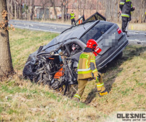 Straszny wypadek pod Wrocławiem. Młody kierowca nie żyje, 20-latka w stanie krytycznym