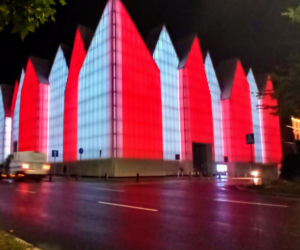 Rocznica Sierpnia '80 w Szczecinie. Filharmonia z wyjątkową iluminacją 