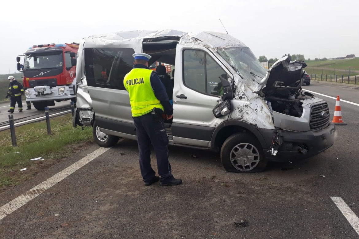 Poważny wypadek na A1 w Kujawsko-Pomorskiem! 6 osób w szpitalu 
