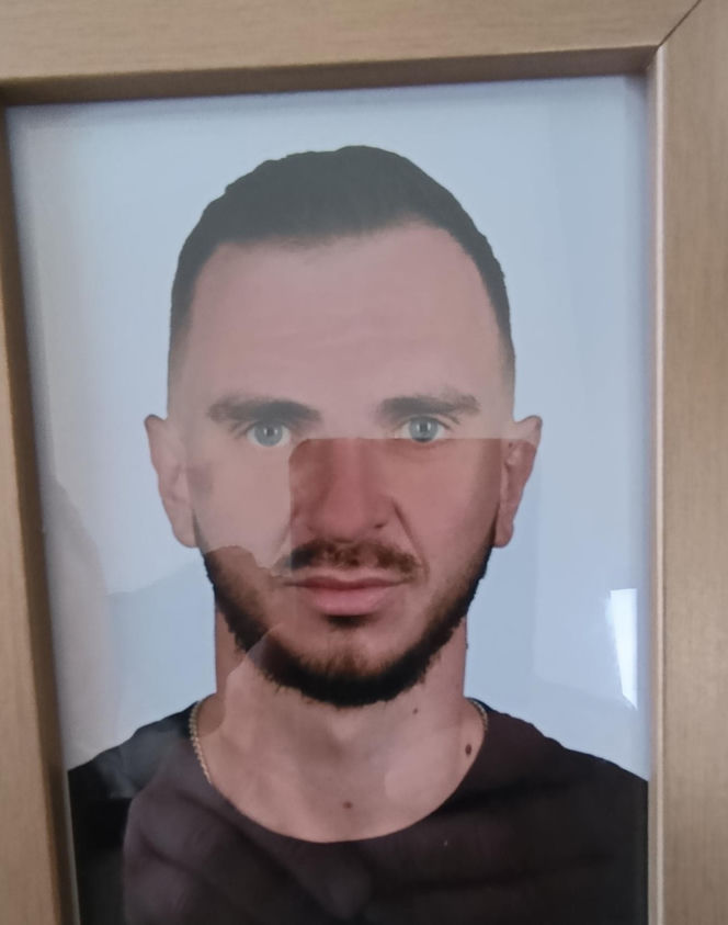 Karol pojechał zarobić na dom dla córek. Sam w nim nie zamieszka. Leży sparaliżowany po bestialskim ataku w Belgii