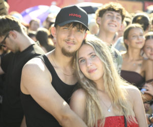 Fani w upale czekają na koncert The Weeknd. Tłumy w Warszawie