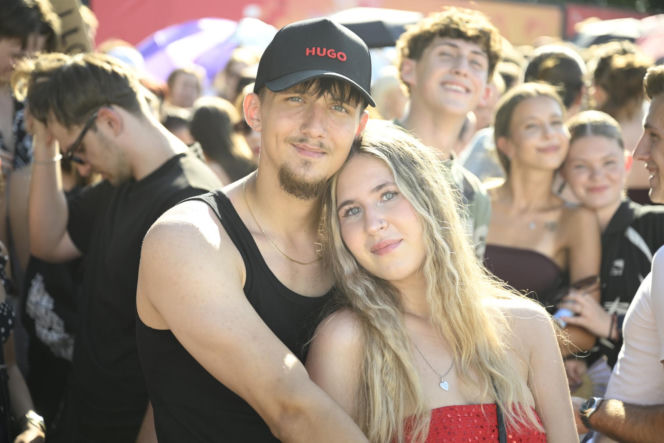 Fani w upale czekają na koncert The Weeknd. Tłumy w Warszawie